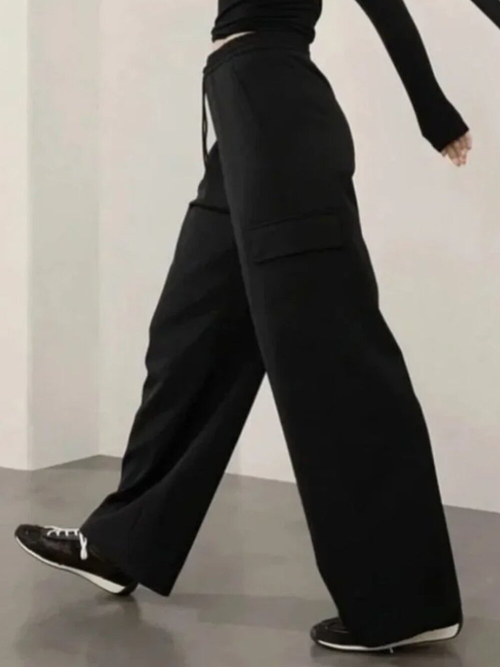 New Athleta Petite Promenade Cargo Pants in Black